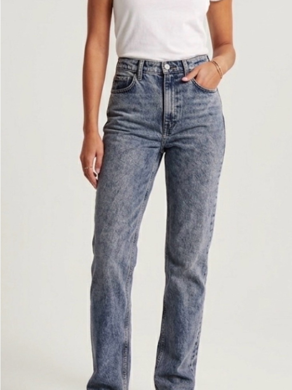 Abercrombie & Fitch High-Rise Straight Leg Jeans in Faded Blue